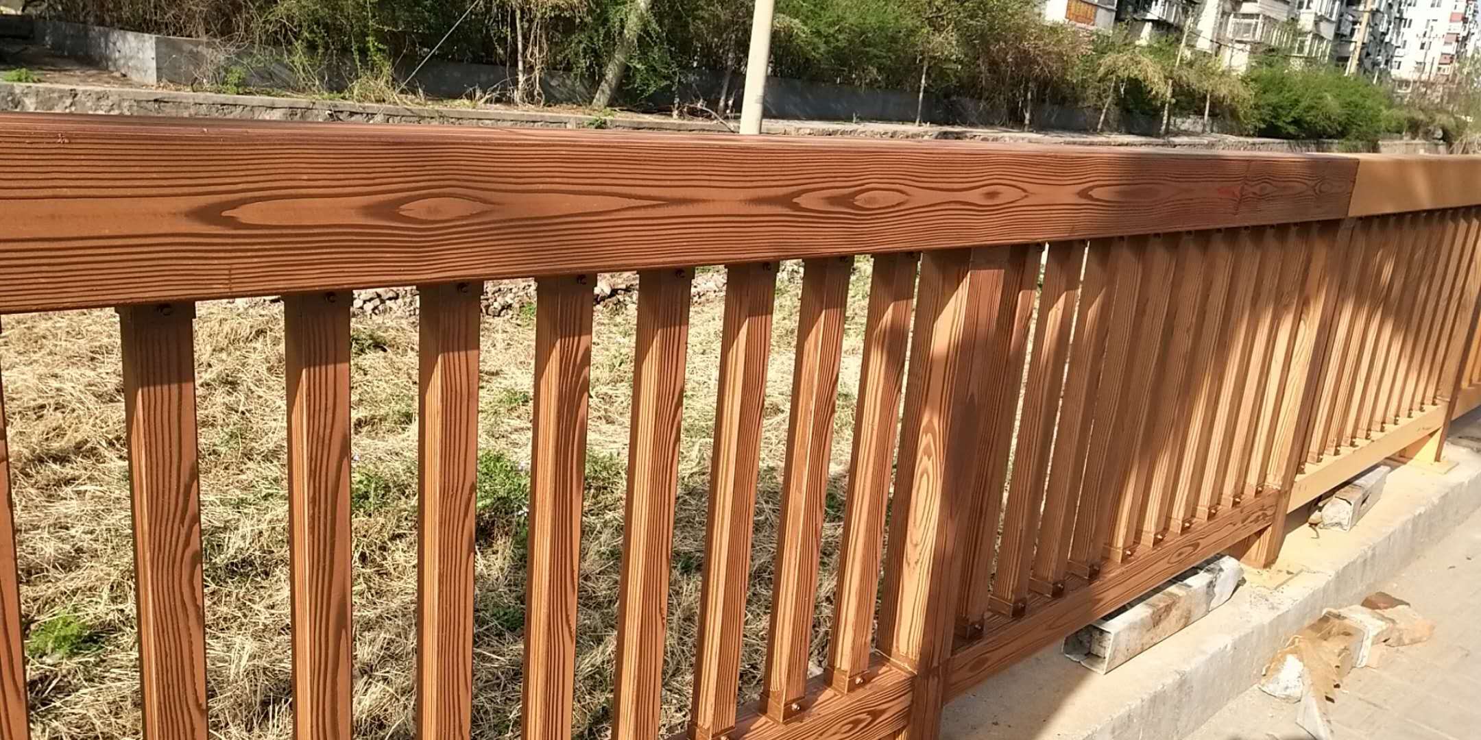 天水河北承德双桥区护栏仿木纹漆施工项目